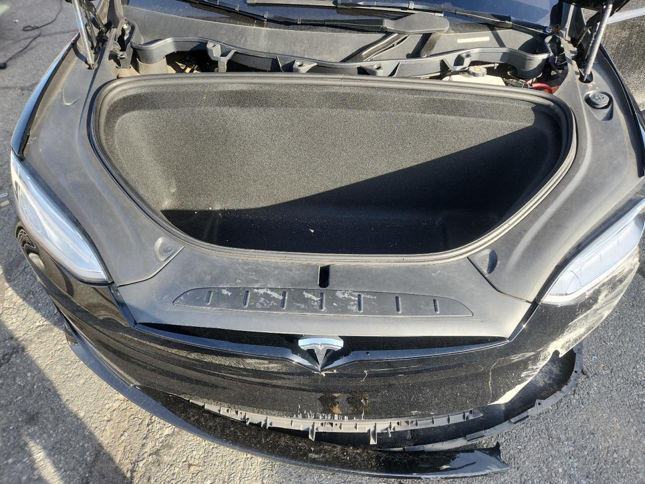 Tesla Model X Image 12