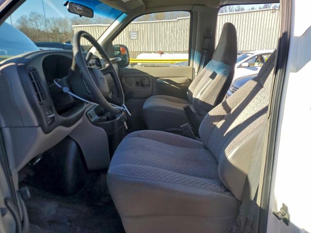 Chevrolet Express Image 10