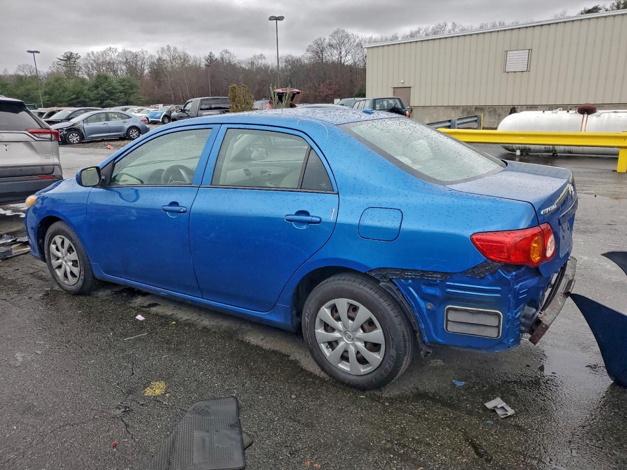 Toyota Corolla Base Image 7