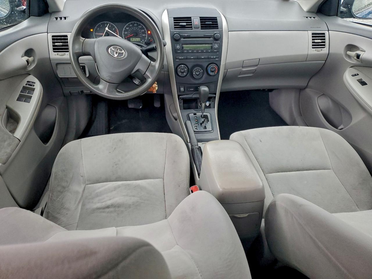 Toyota Corolla Base Image 5