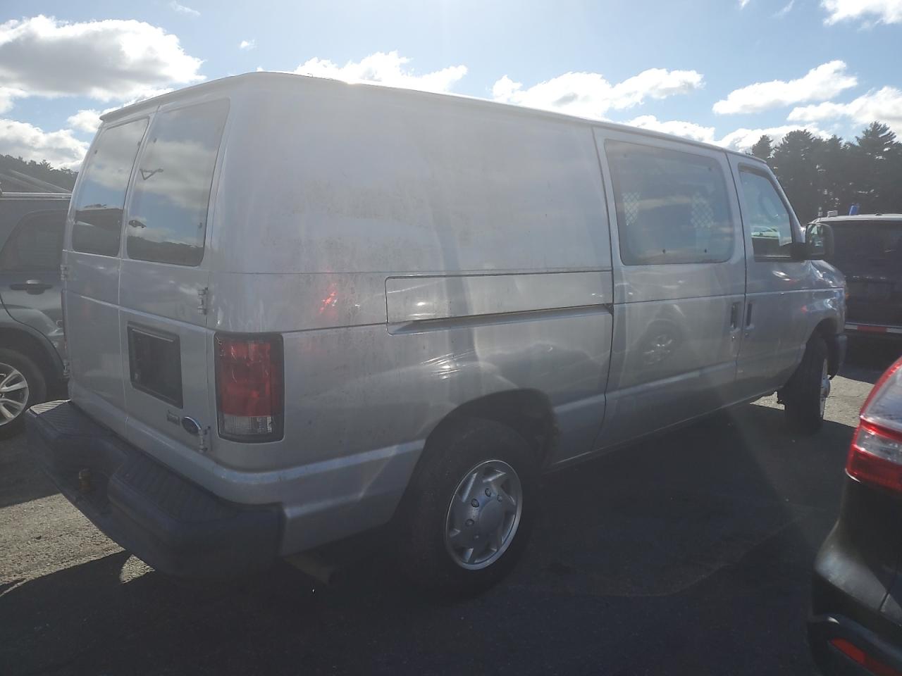 Ford Econoline E150 Van Image 2