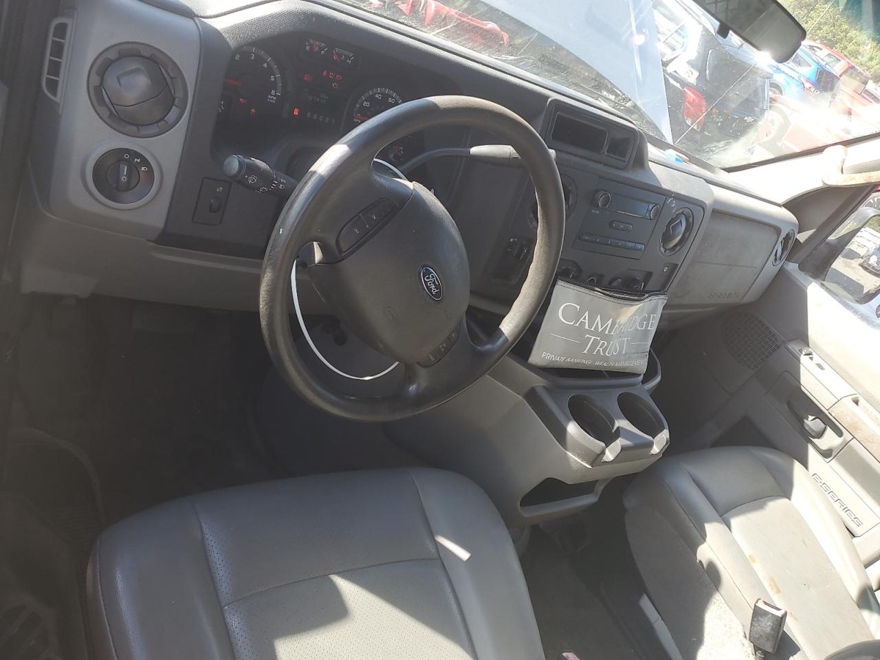 Ford Econoline E150 Van Image 8