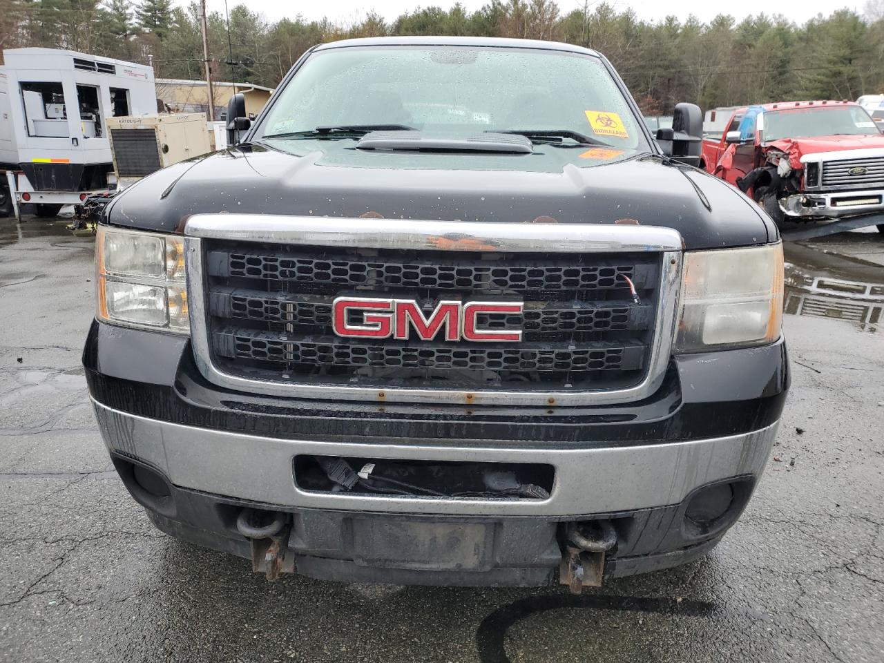 GMC Sierra K2500 Heavy Duty Image 6