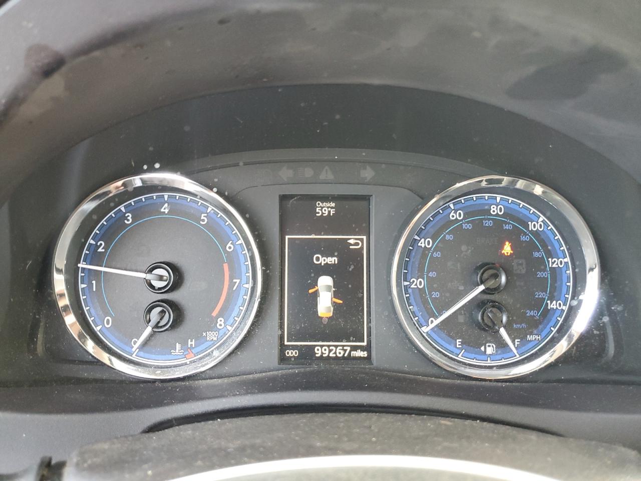 Toyota Corolla L Image 8