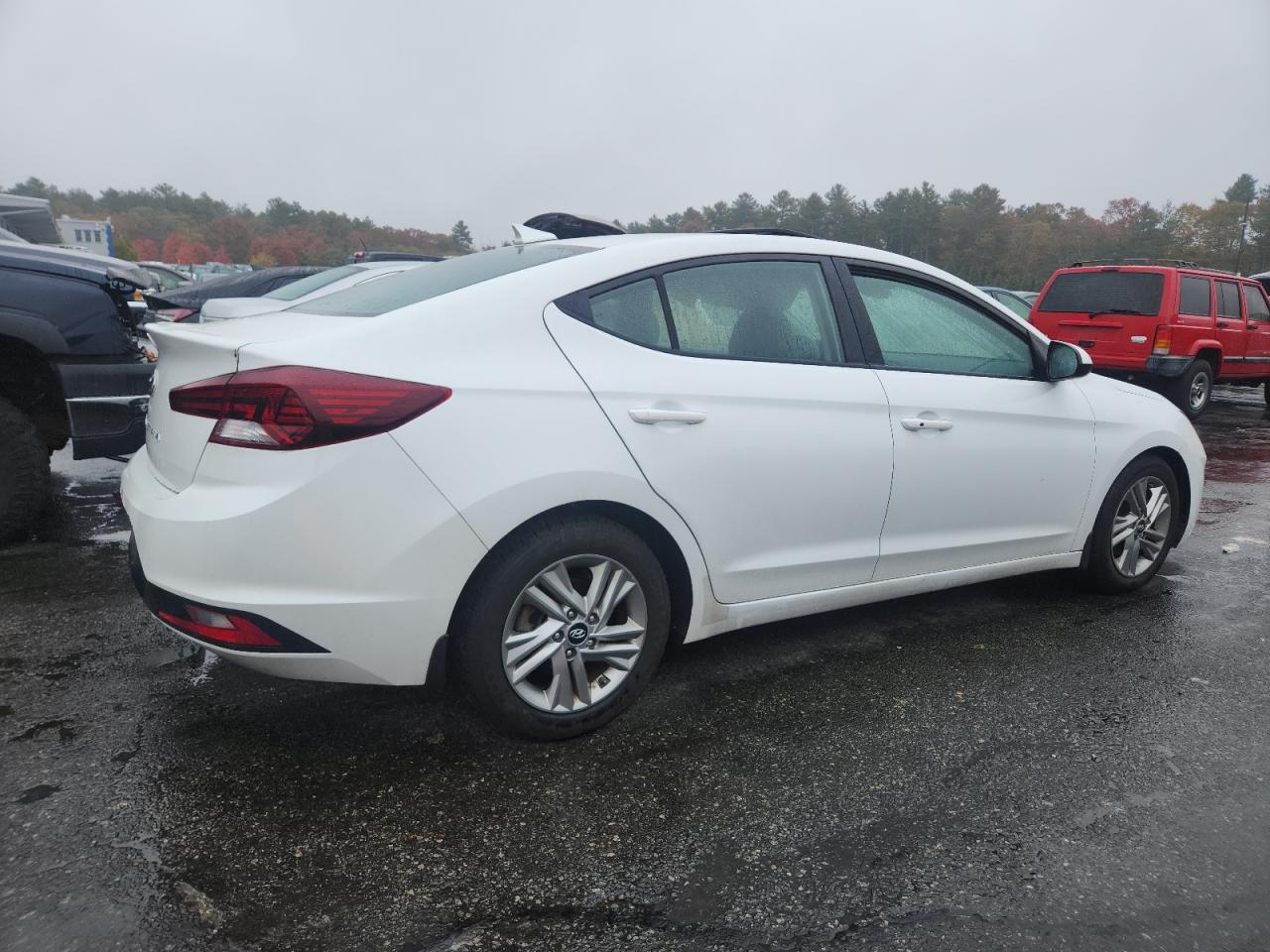 Hyundai ELANTRA Sel Image 3