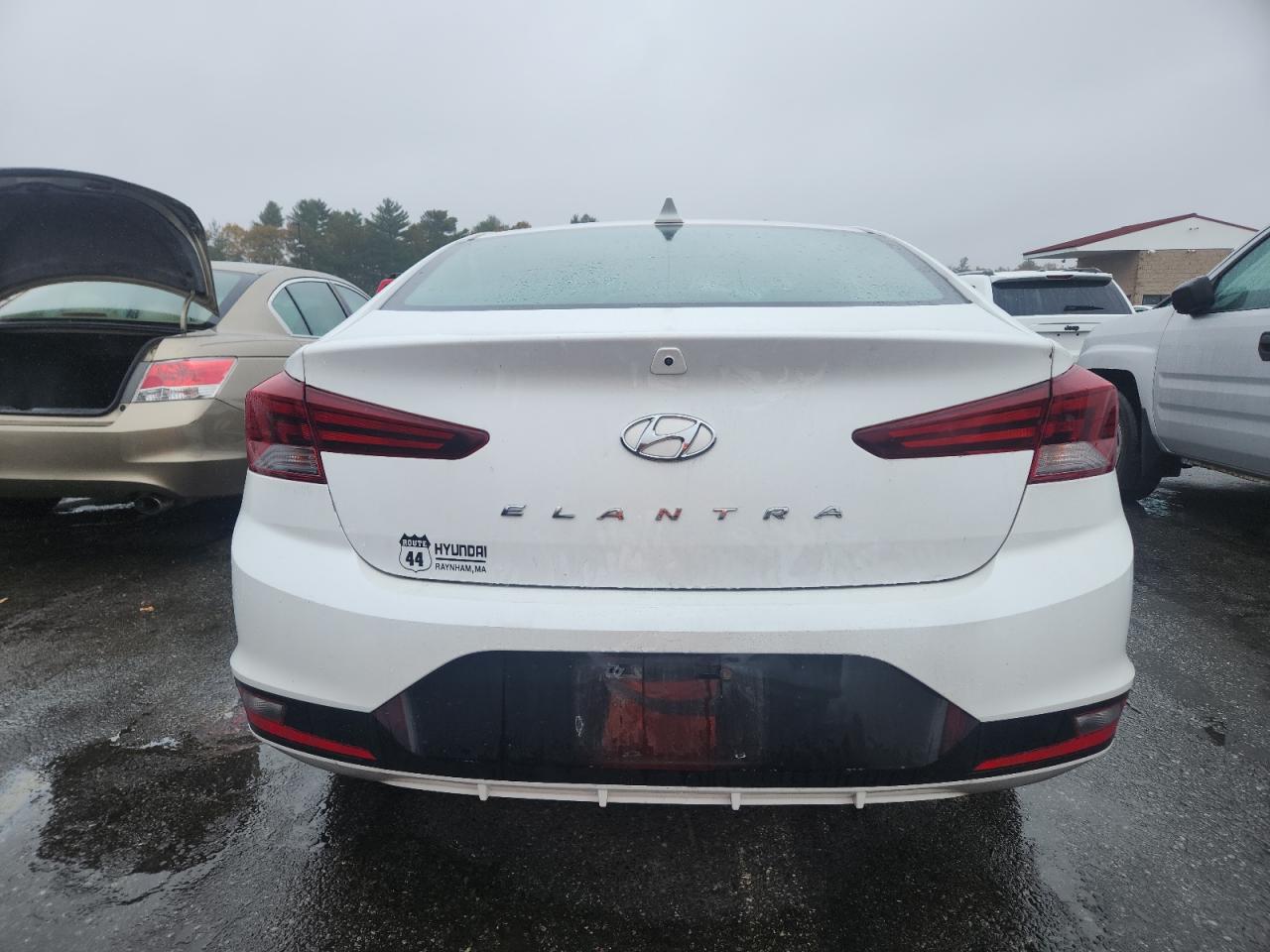 Hyundai ELANTRA Sel Image 9
