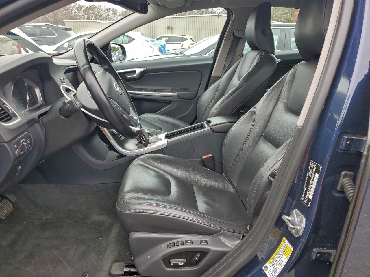 Volvo S60 T5 Image 8