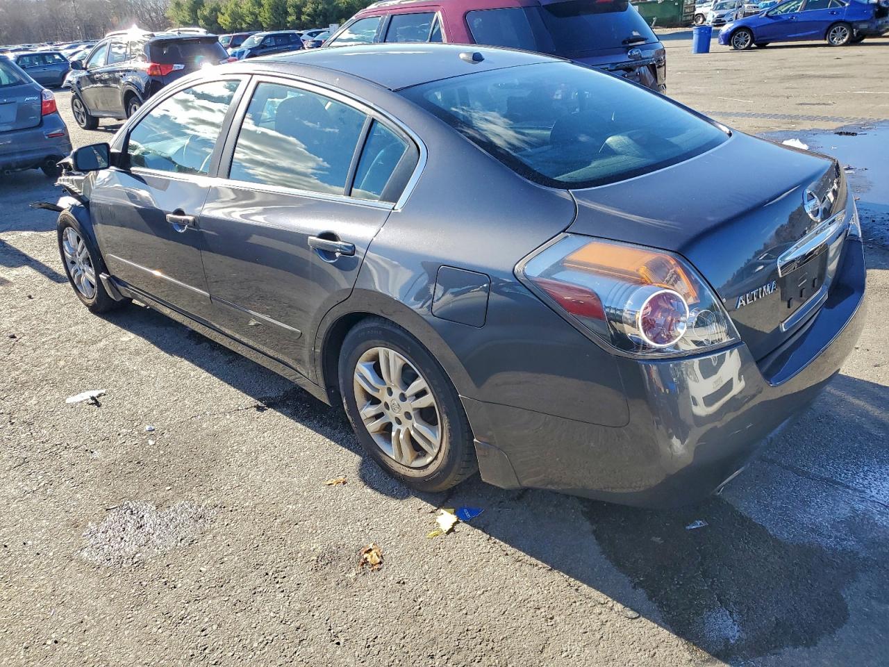 Nissan Altima Base Image 2