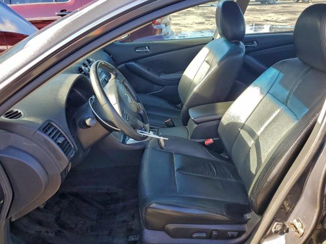 Nissan Altima Base Image 7