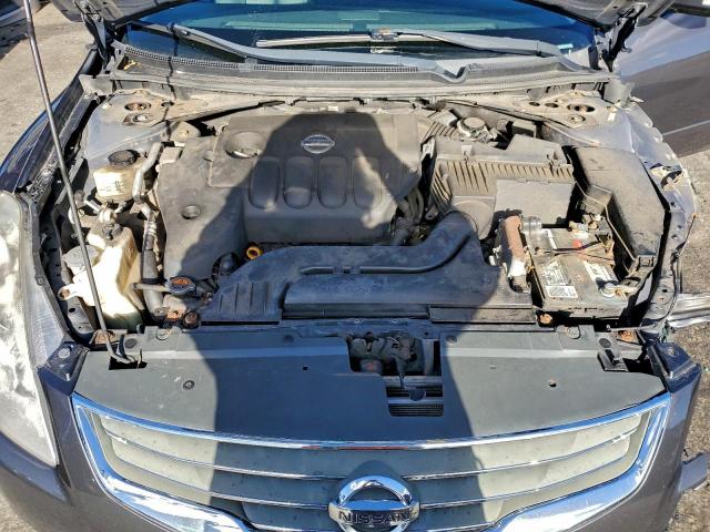 Nissan Altima Base Image 12