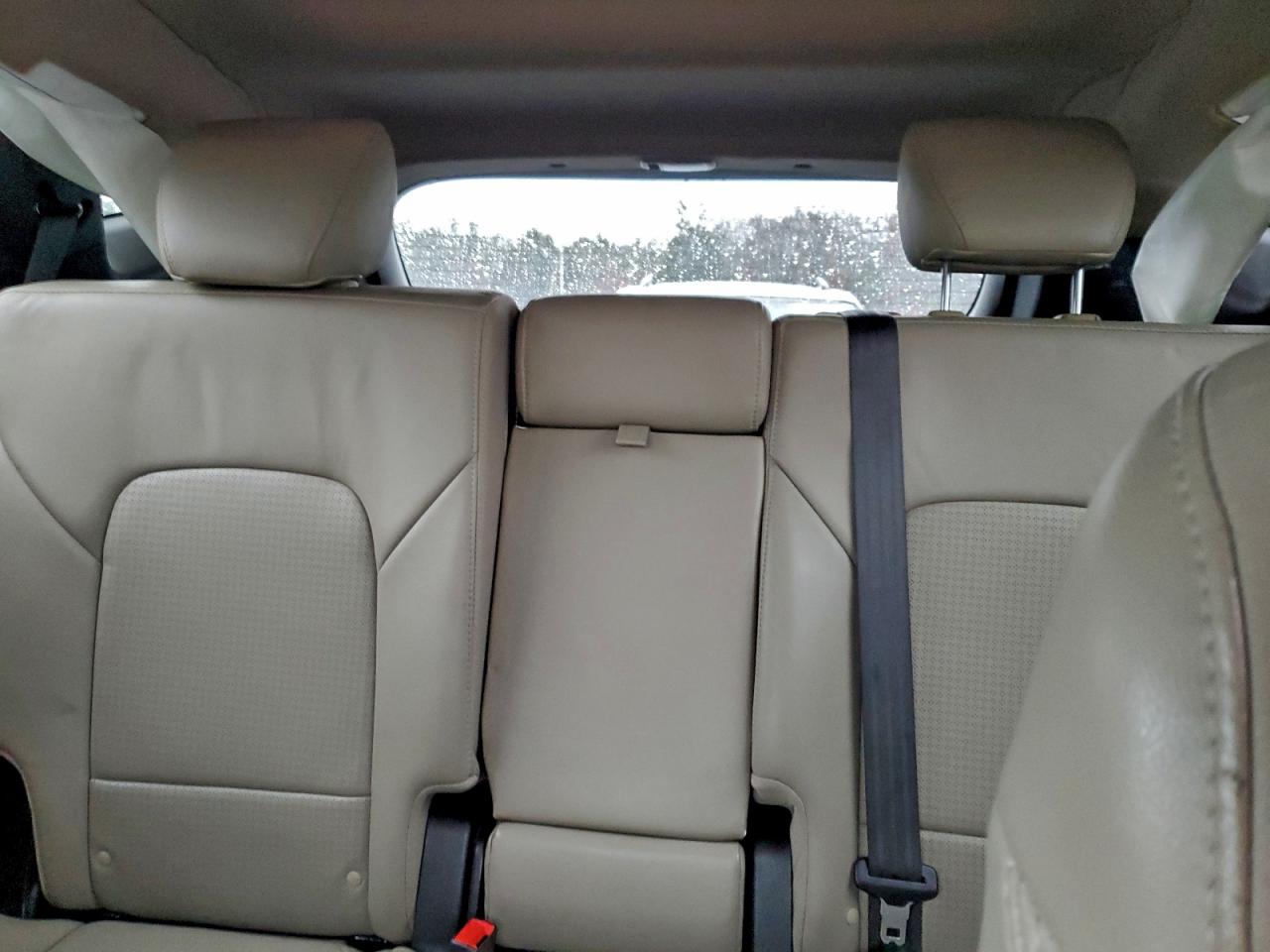 Hyundai SANTA FE Image 8