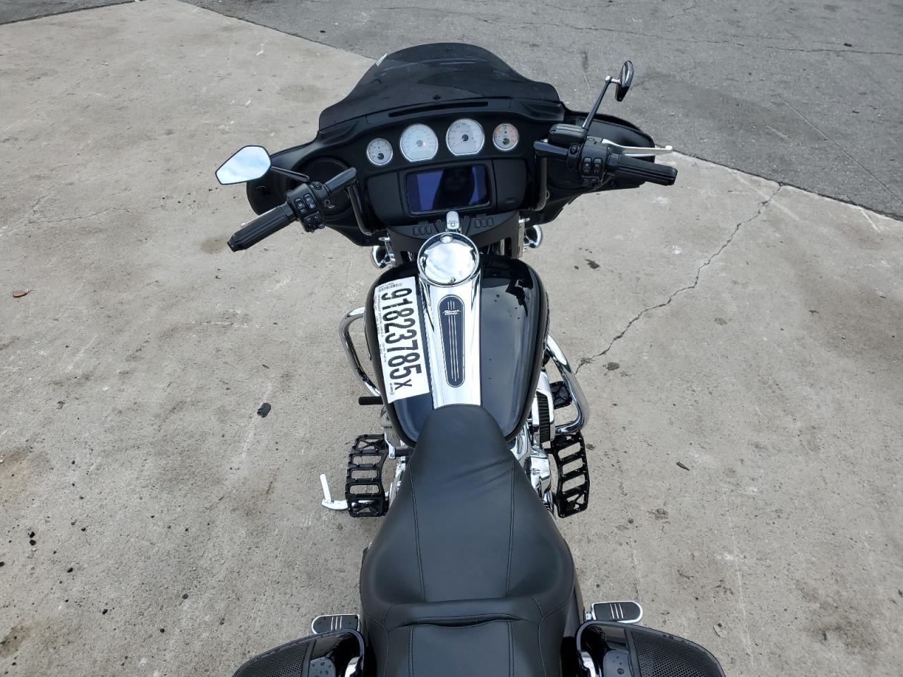 Harley-Davidson Fl Image 4