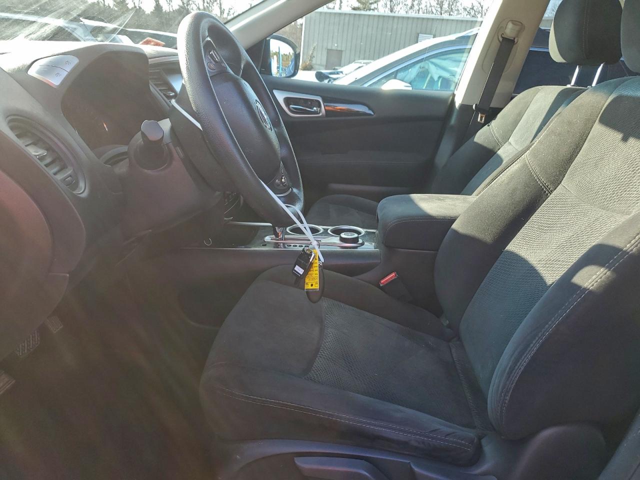 Nissan Pathfinder S Image 12