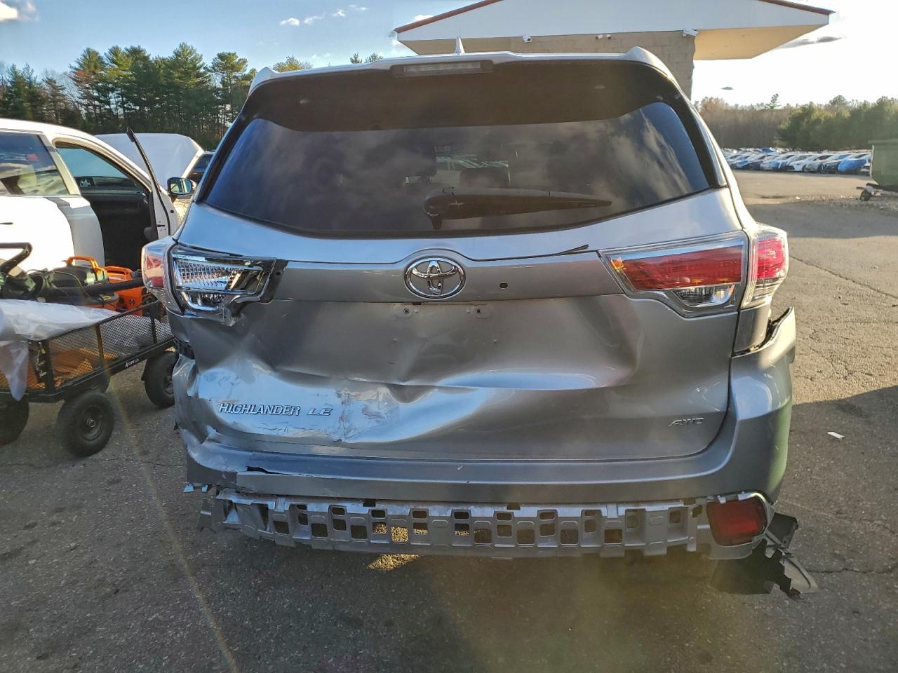 Toyota Highlander Le Image 4