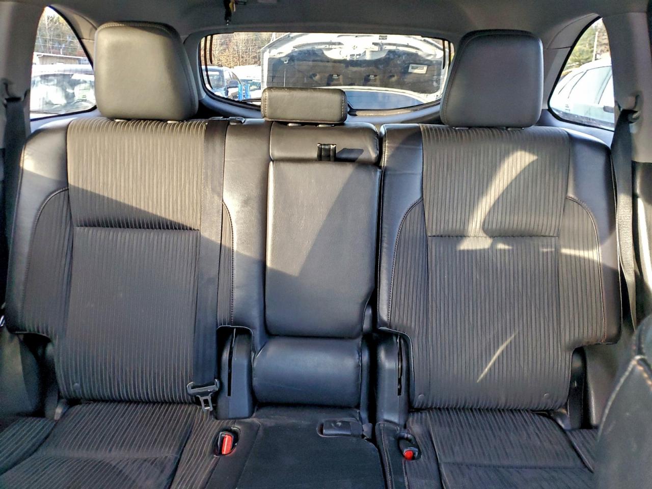 Toyota Highlander Le Image 10