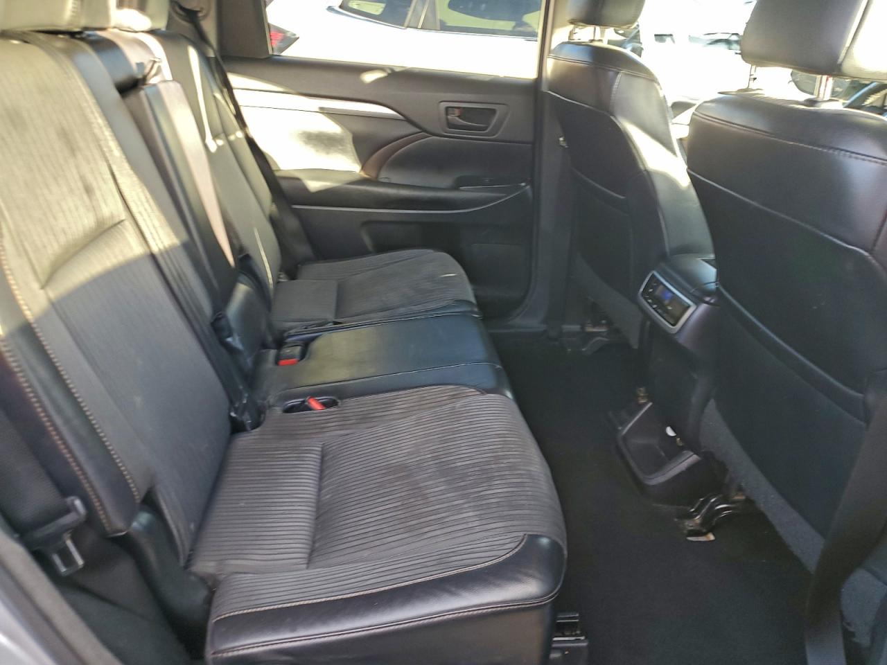 Toyota Highlander Le Image 5