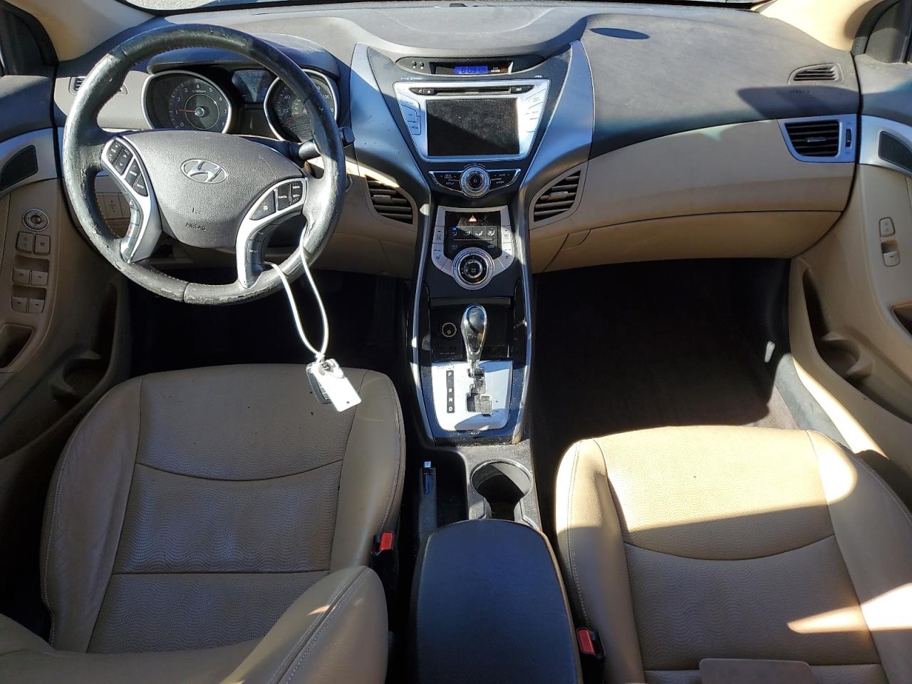 Hyundai ELANTRA Gls Image 6