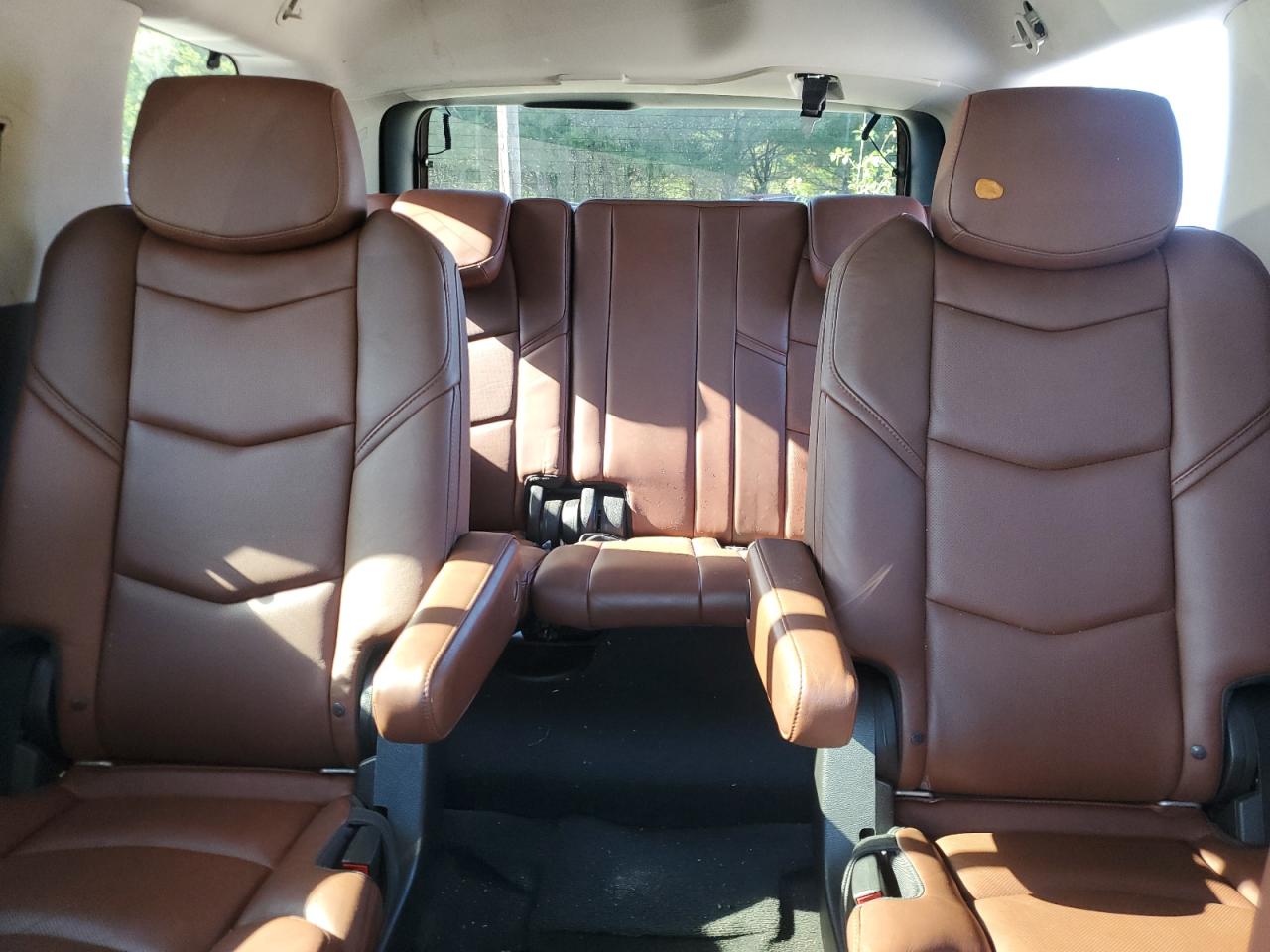 Cadillac Escalade Premium Image 10