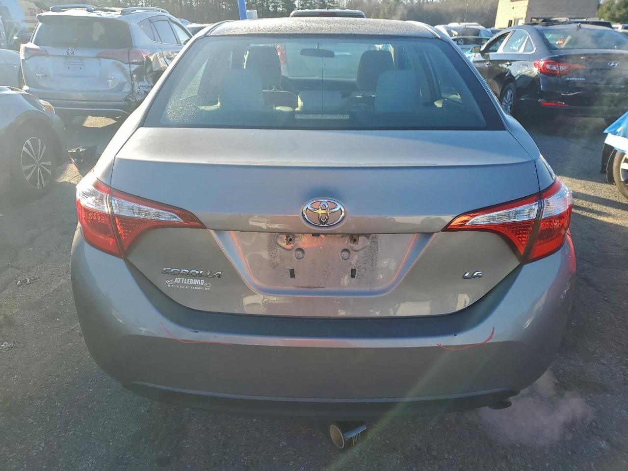 Toyota Corolla L Image 6