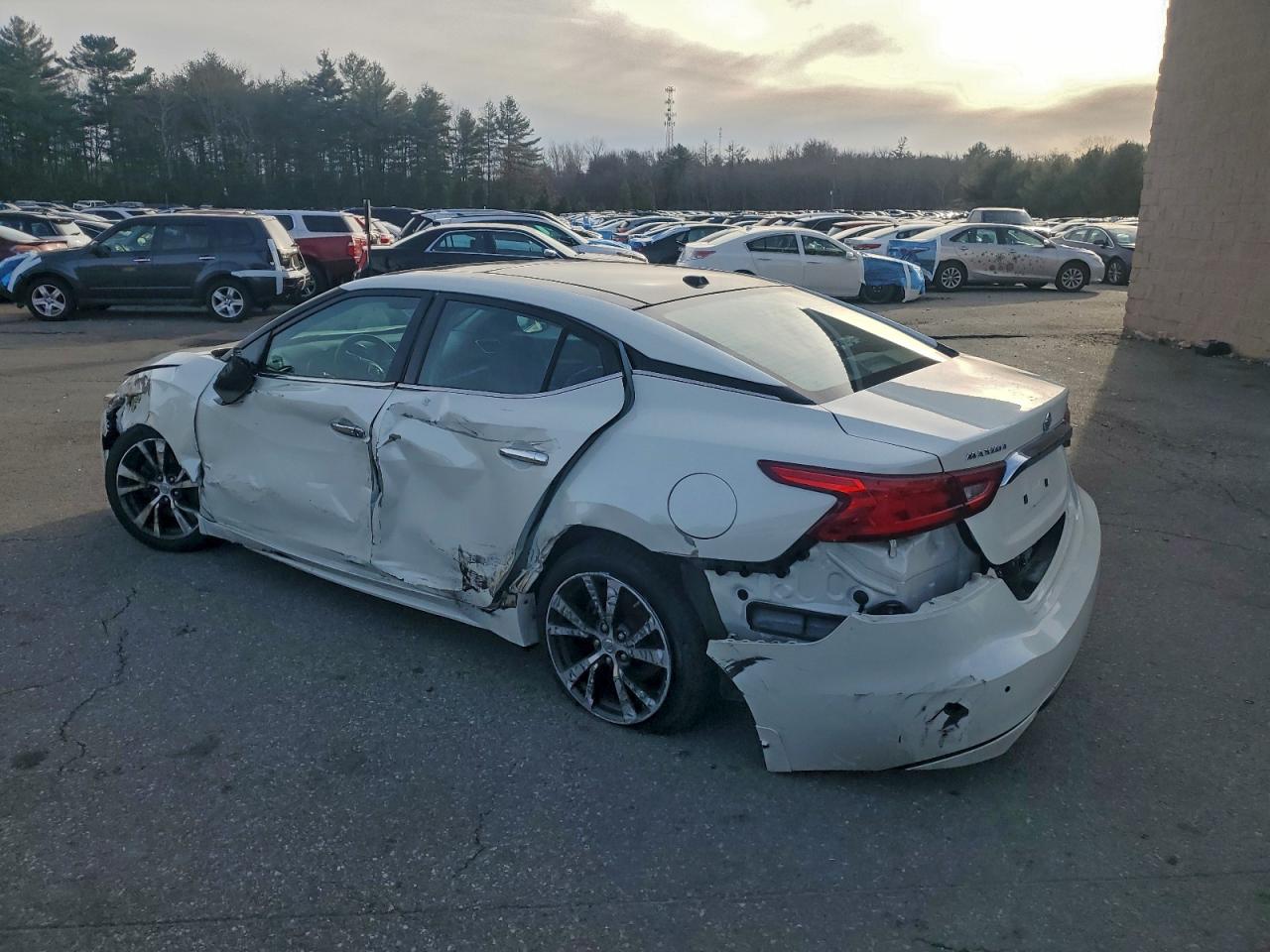 Nissan Maxima 3.5s Image 7