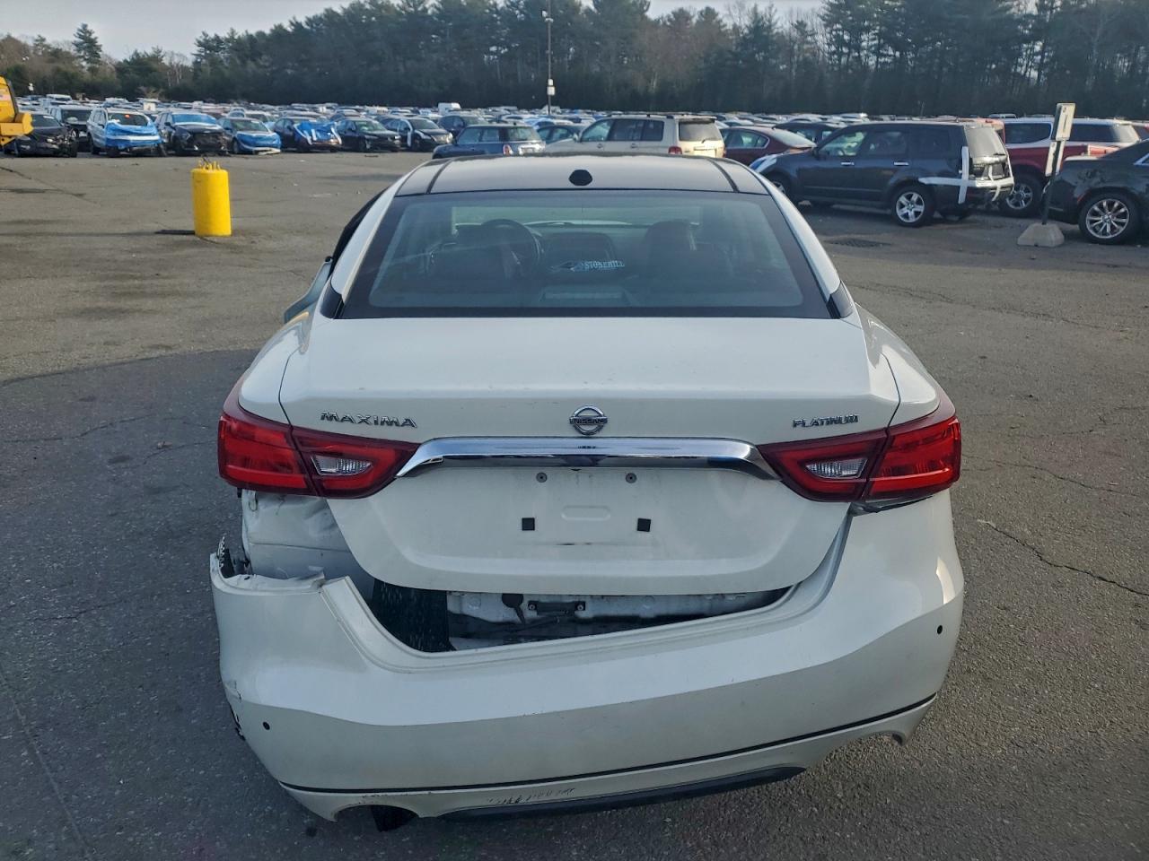 Nissan Maxima 3.5s Image 5