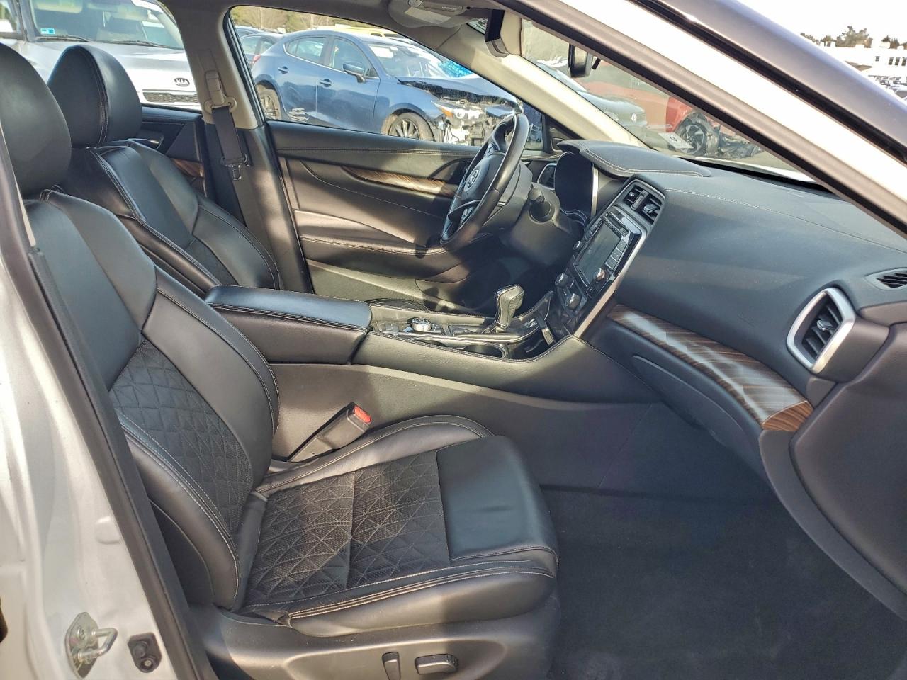 Nissan Maxima 3.5s Image 12