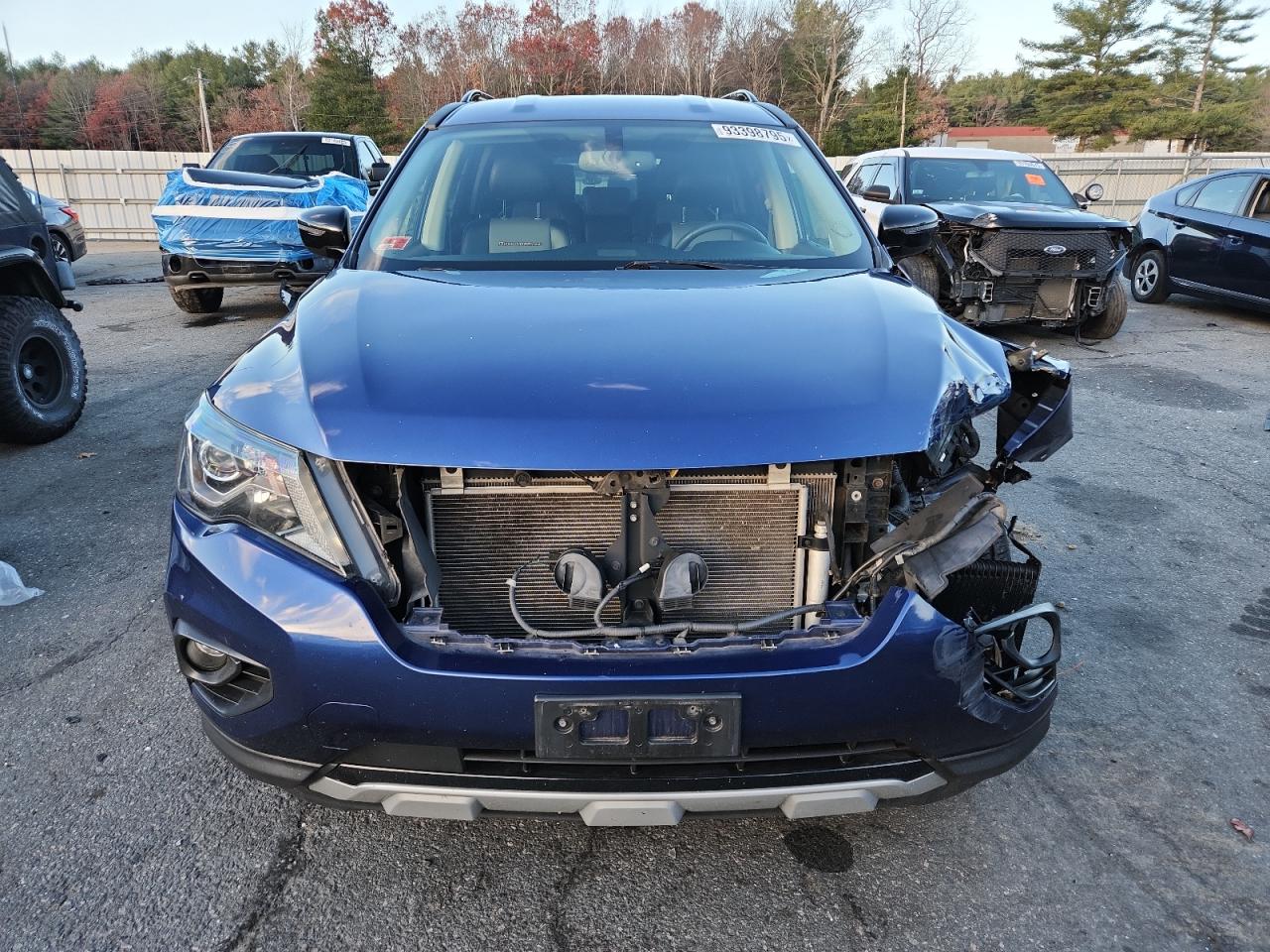 Nissan Pathfinder S Image 6