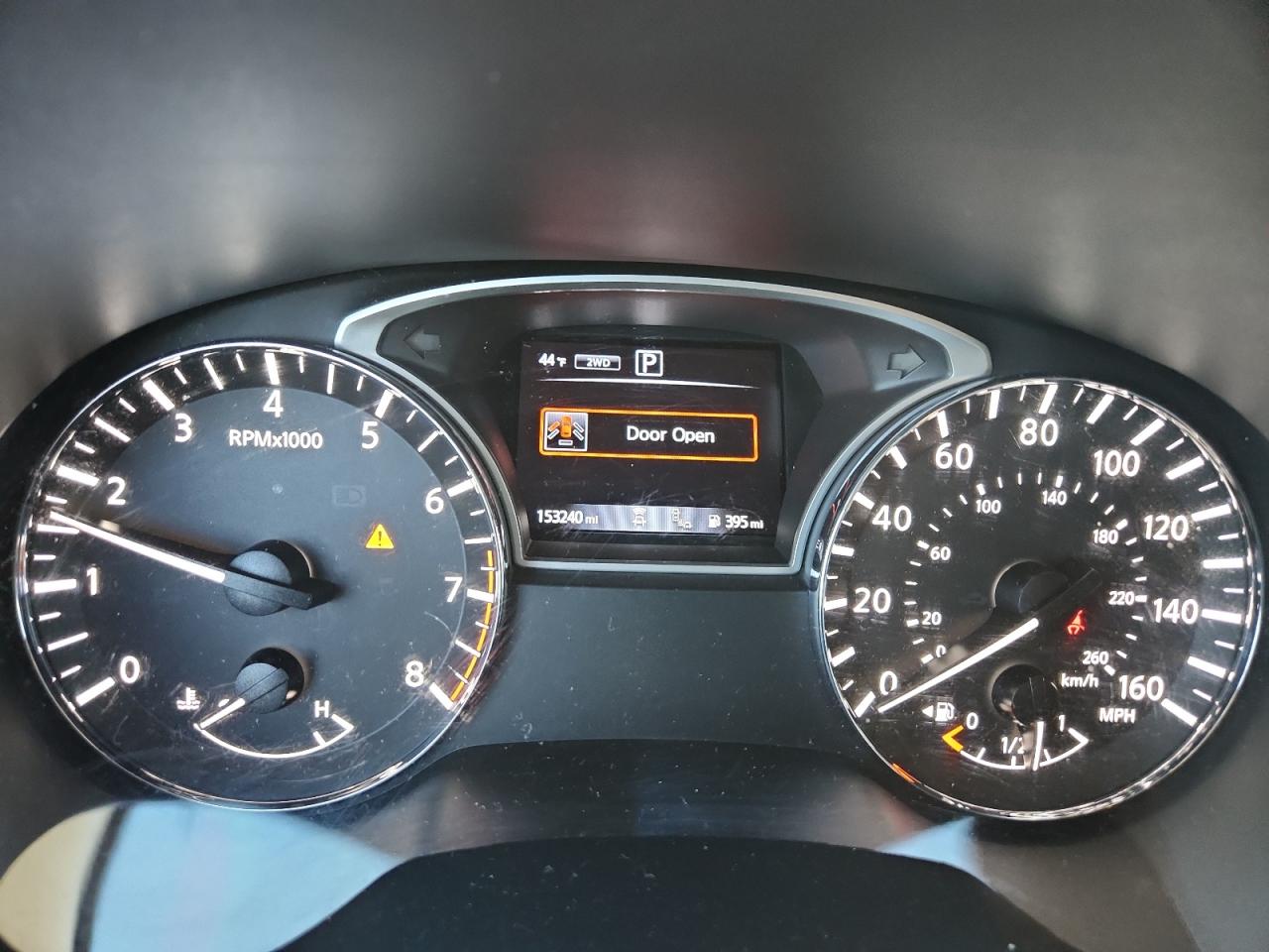 Nissan Pathfinder S Image 10