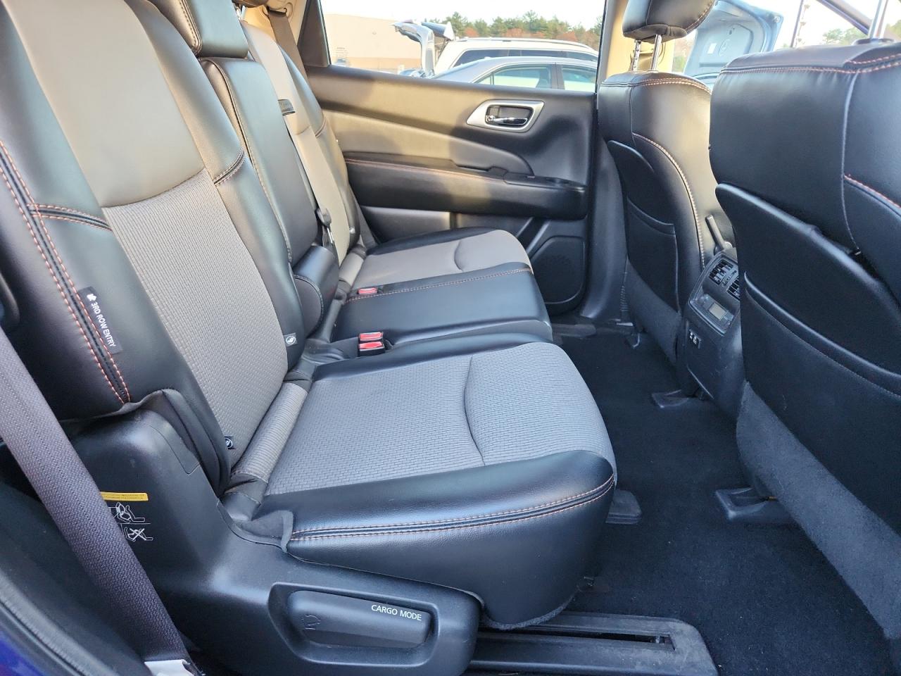 Nissan Pathfinder S Image 14