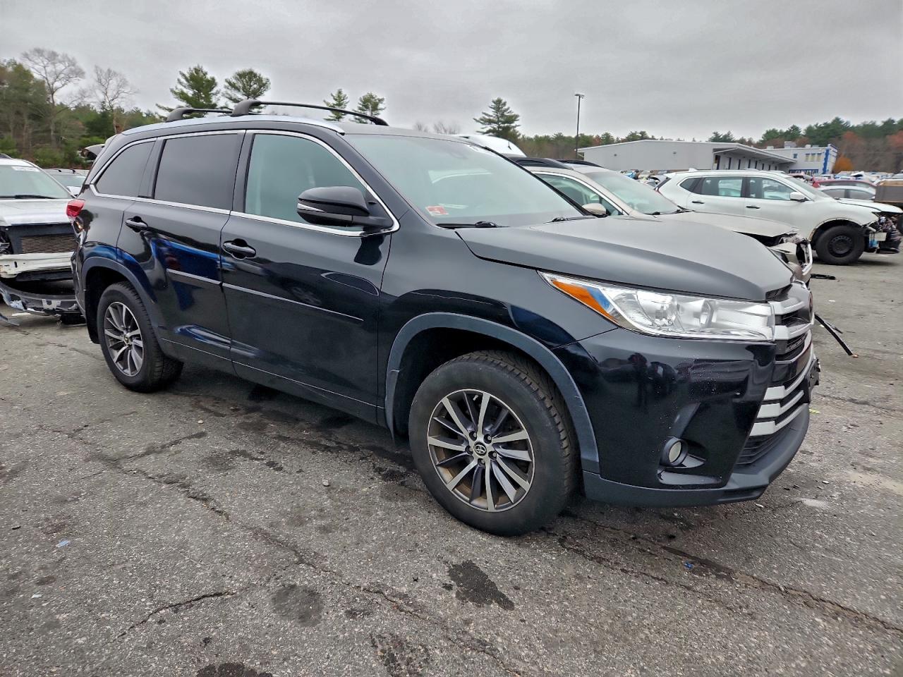 Toyota Highlander Se Image 2