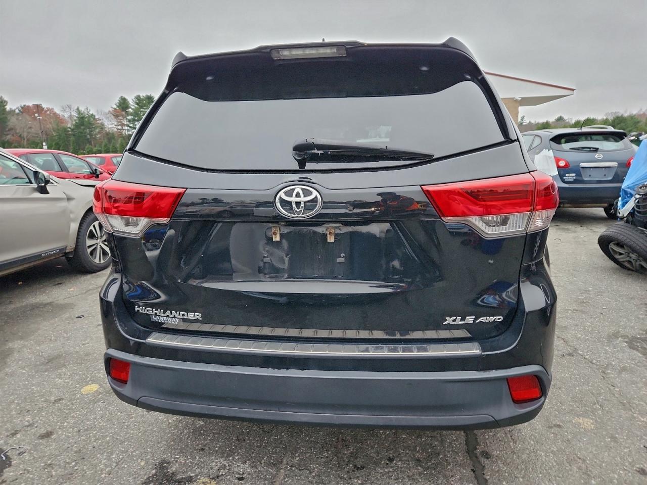 Toyota Highlander Se Image 3