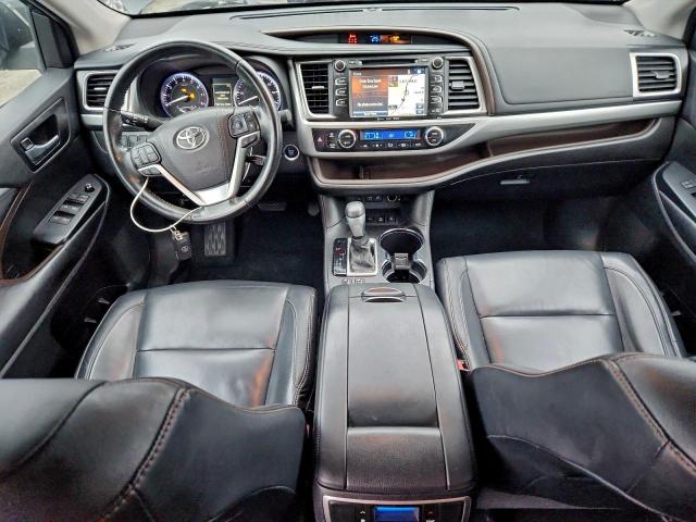 Toyota Highlander Se Image 9