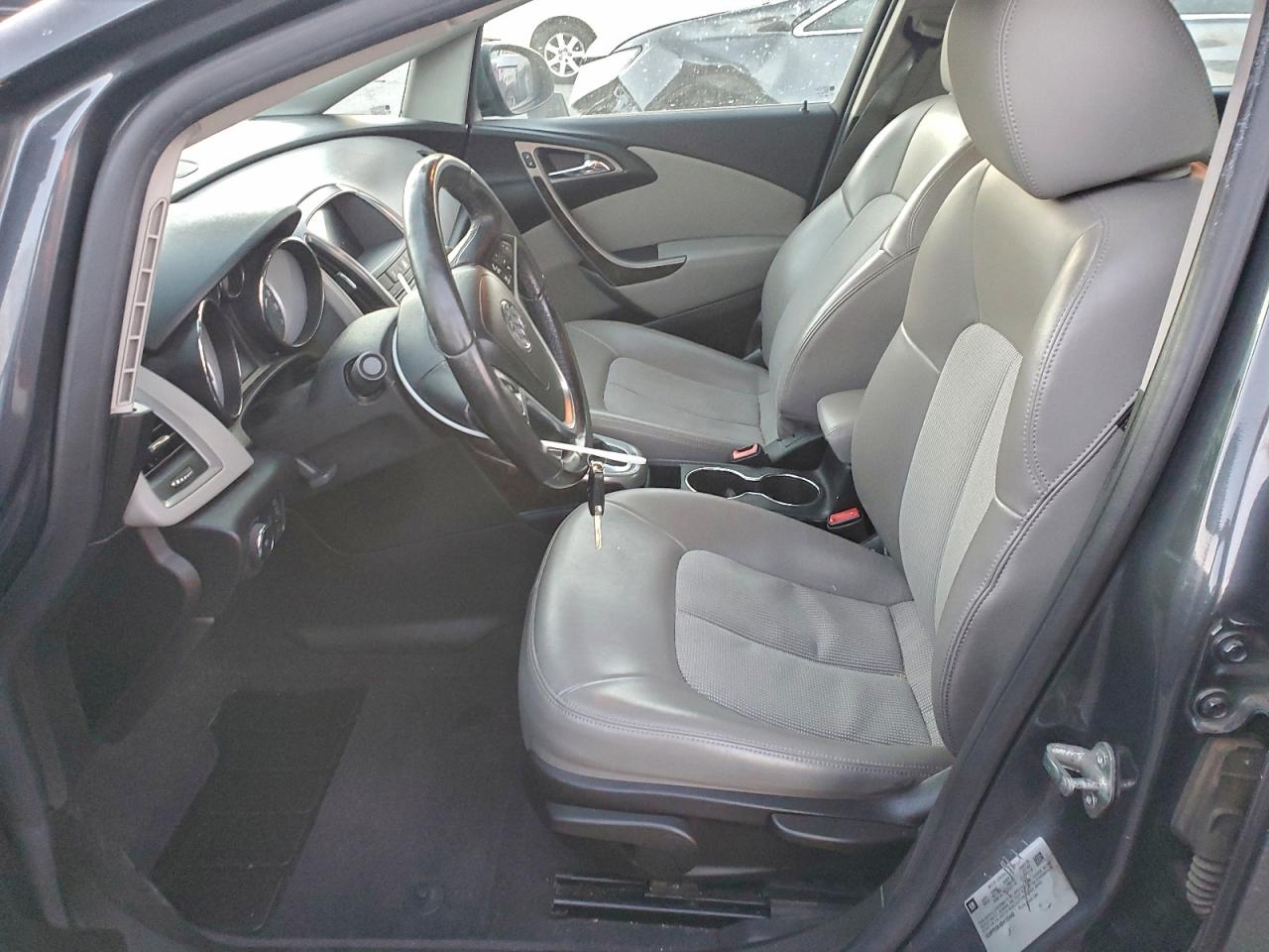 Buick Verano Image 9