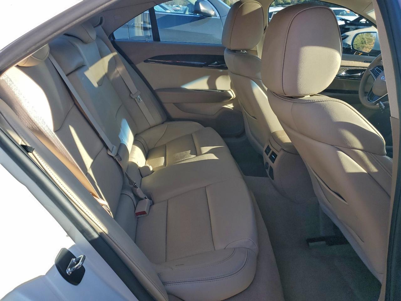 Cadillac ATS Luxury Image 8