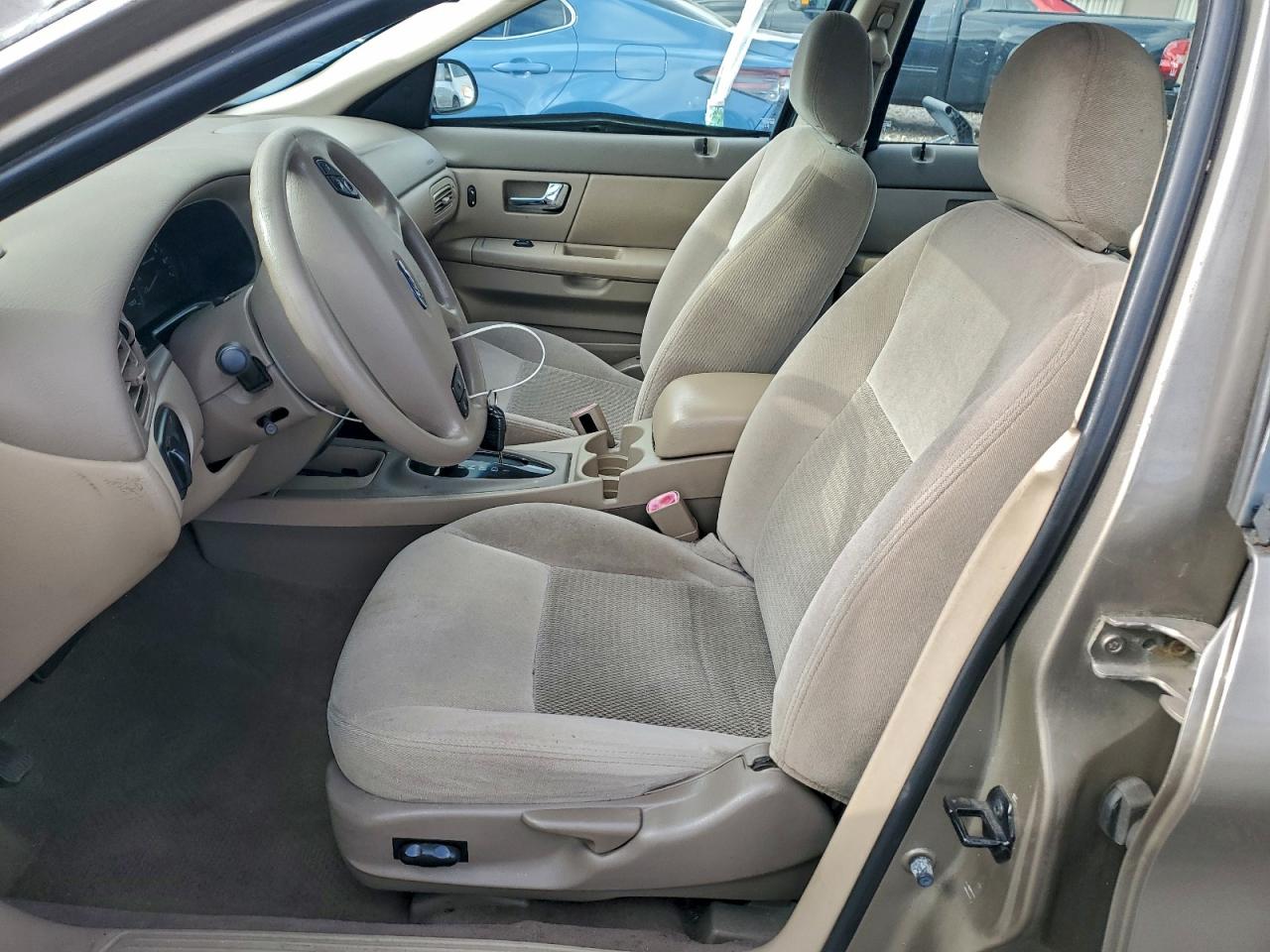 Ford Taurus Se Image 7