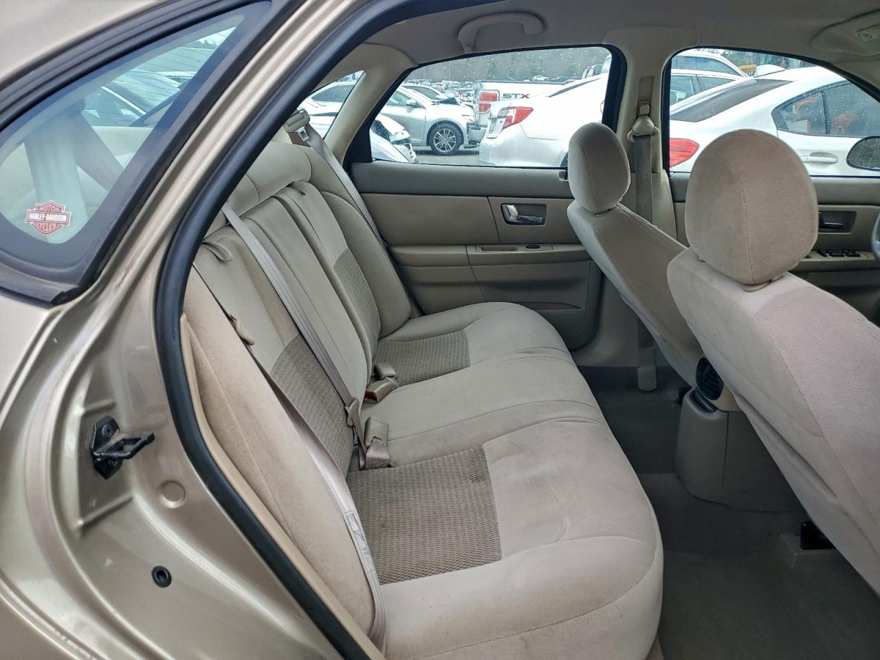 Ford Taurus Se Image 4