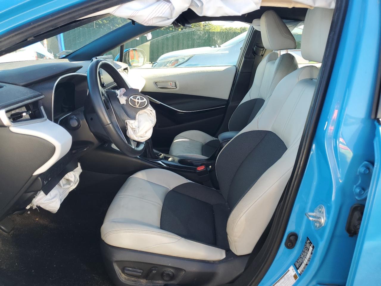 Toyota Corolla Xse Image 6