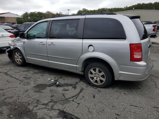 Chrysler Minivan Touring Image 2