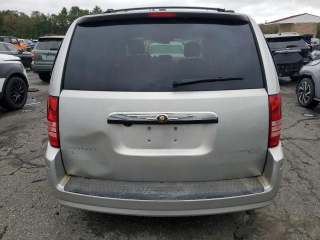 Chrysler Minivan Touring Image 3