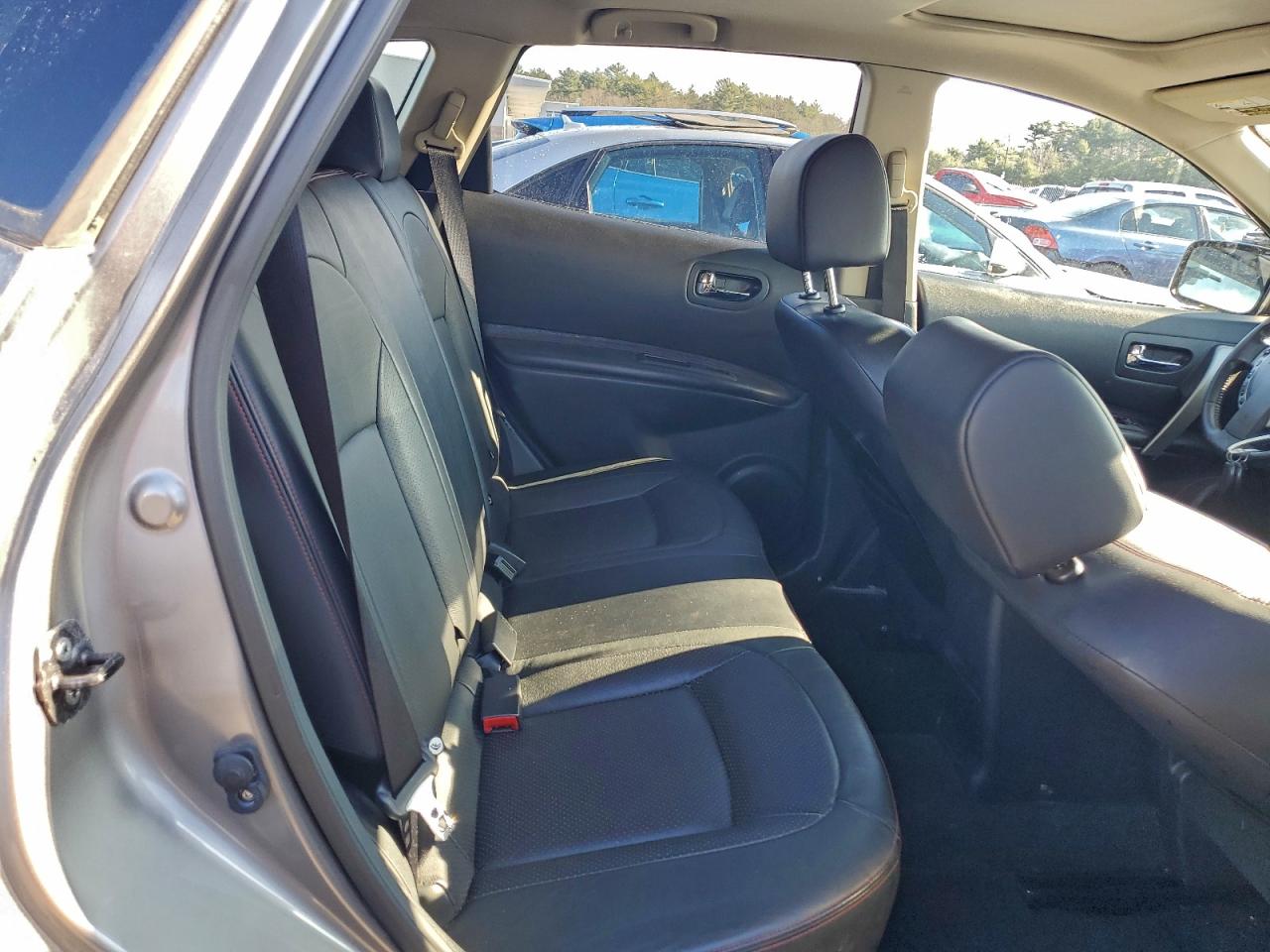 Nissan Rogue S Image 8