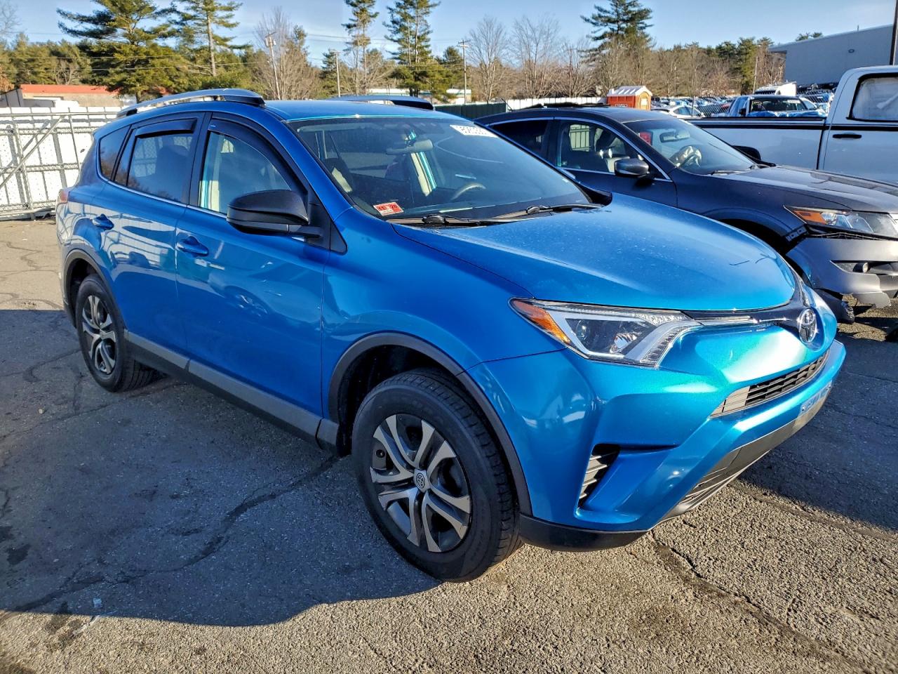 Toyota RAV4 Le Image 12