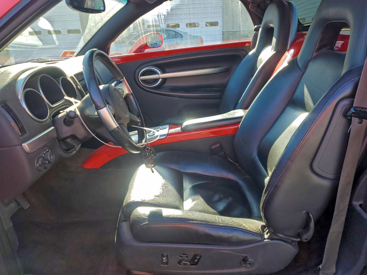 Chevrolet SSR Image 9