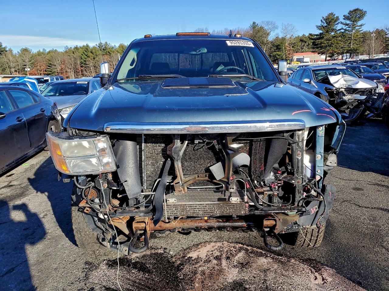 GMC Sierra K2500 Denali Image 4