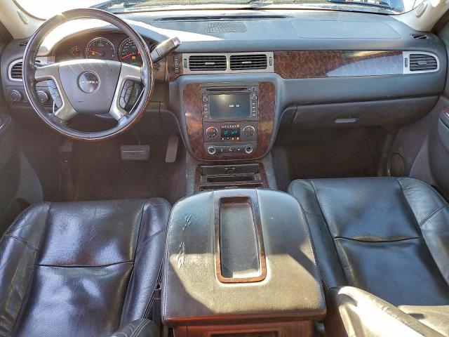 GMC Sierra K2500 Denali Image 5