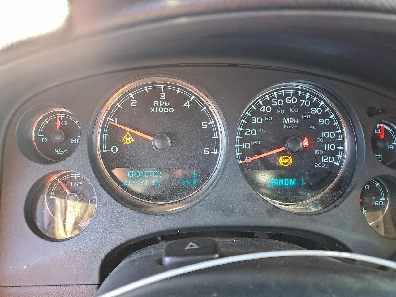 GMC Sierra K2500 Denali Image 12