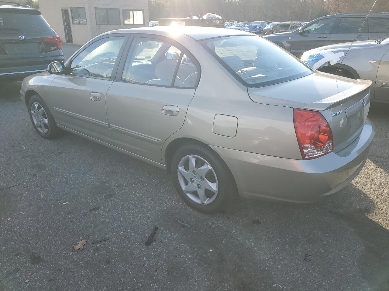 Hyundai ELANTRA Gls Image 3