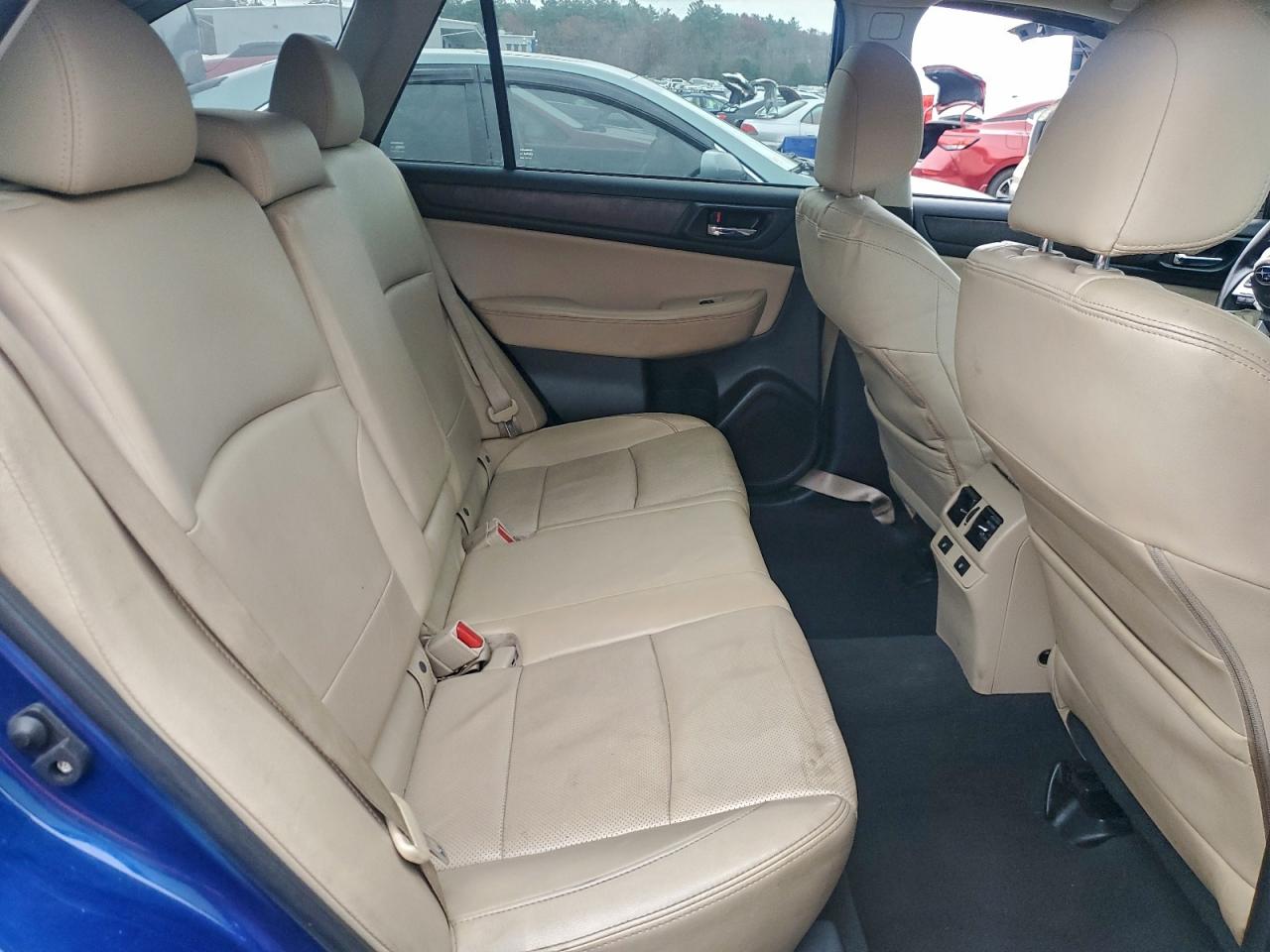 Subaru Outback 2.5i Limited Image 8