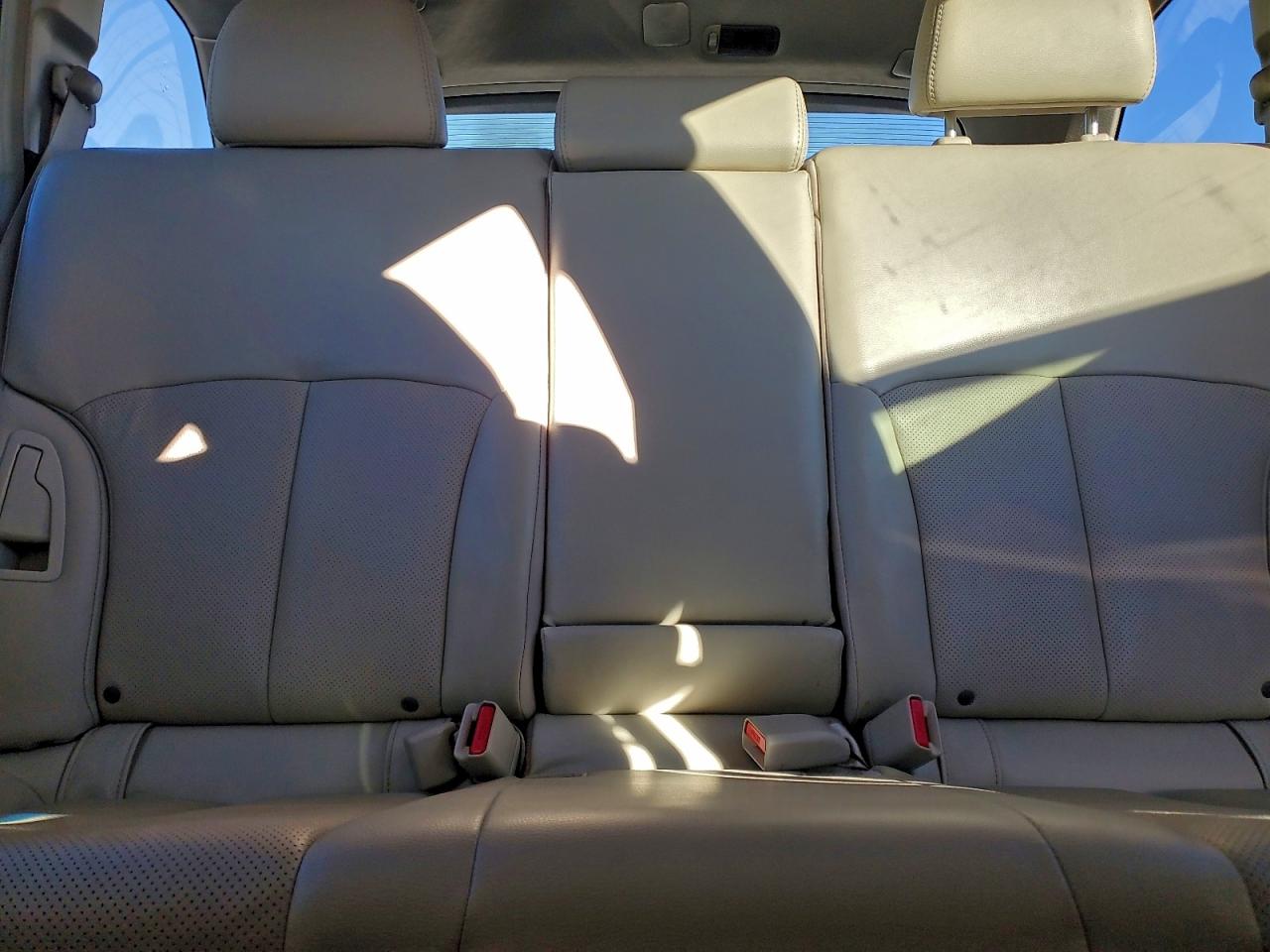 Subaru Outback 2.5i Limited Image 6