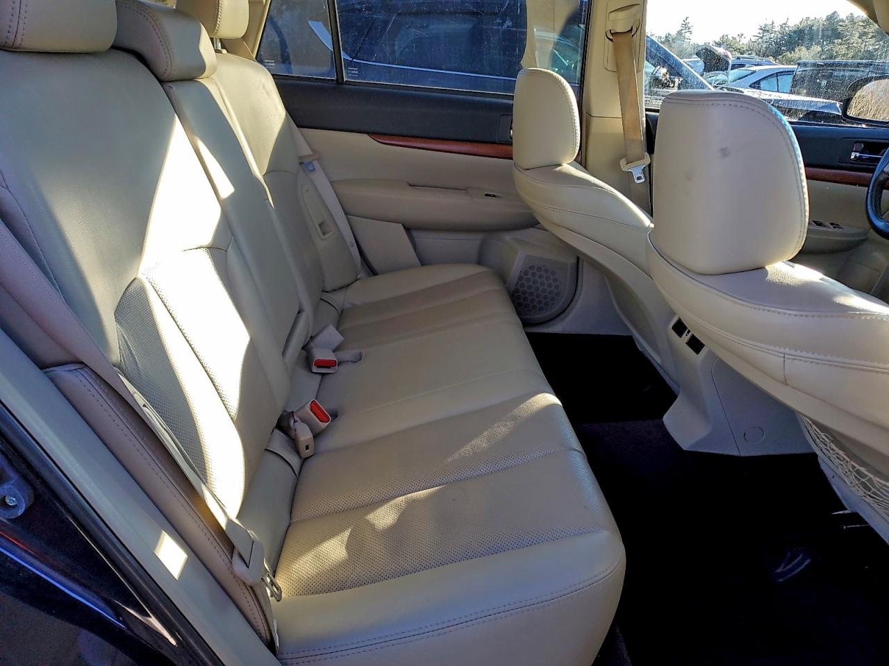 Subaru Outback 2.5i Limited Image 5