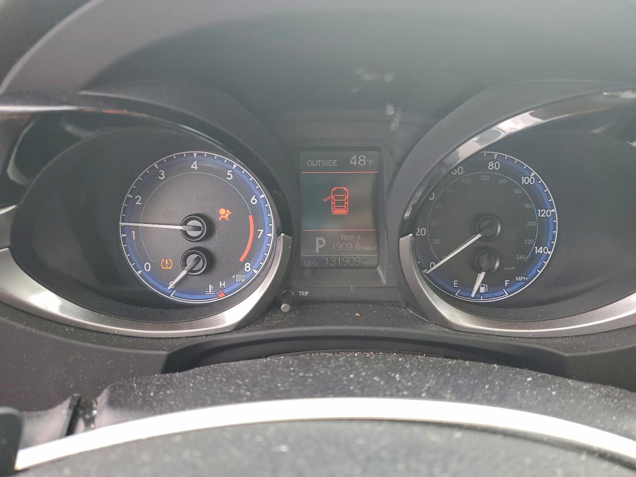 Toyota Corolla L Image 8